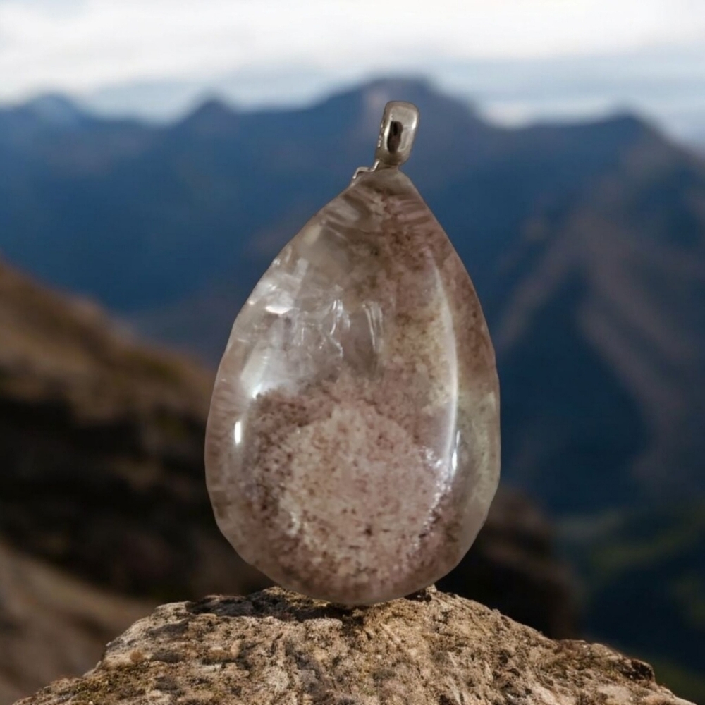 Garden quartz pendant